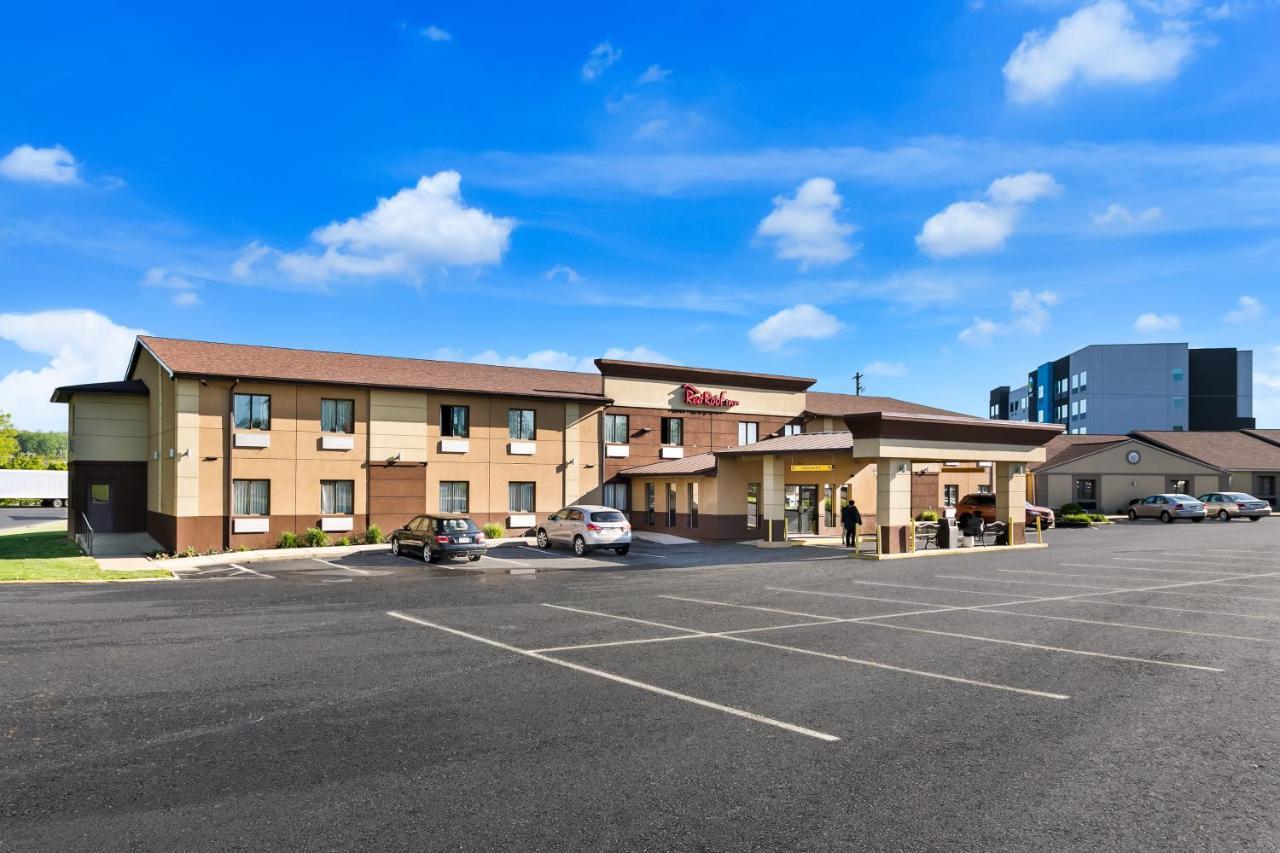 Red Roof Inn Denver Exterior photo